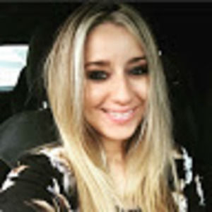 Meet your Posher, Becca